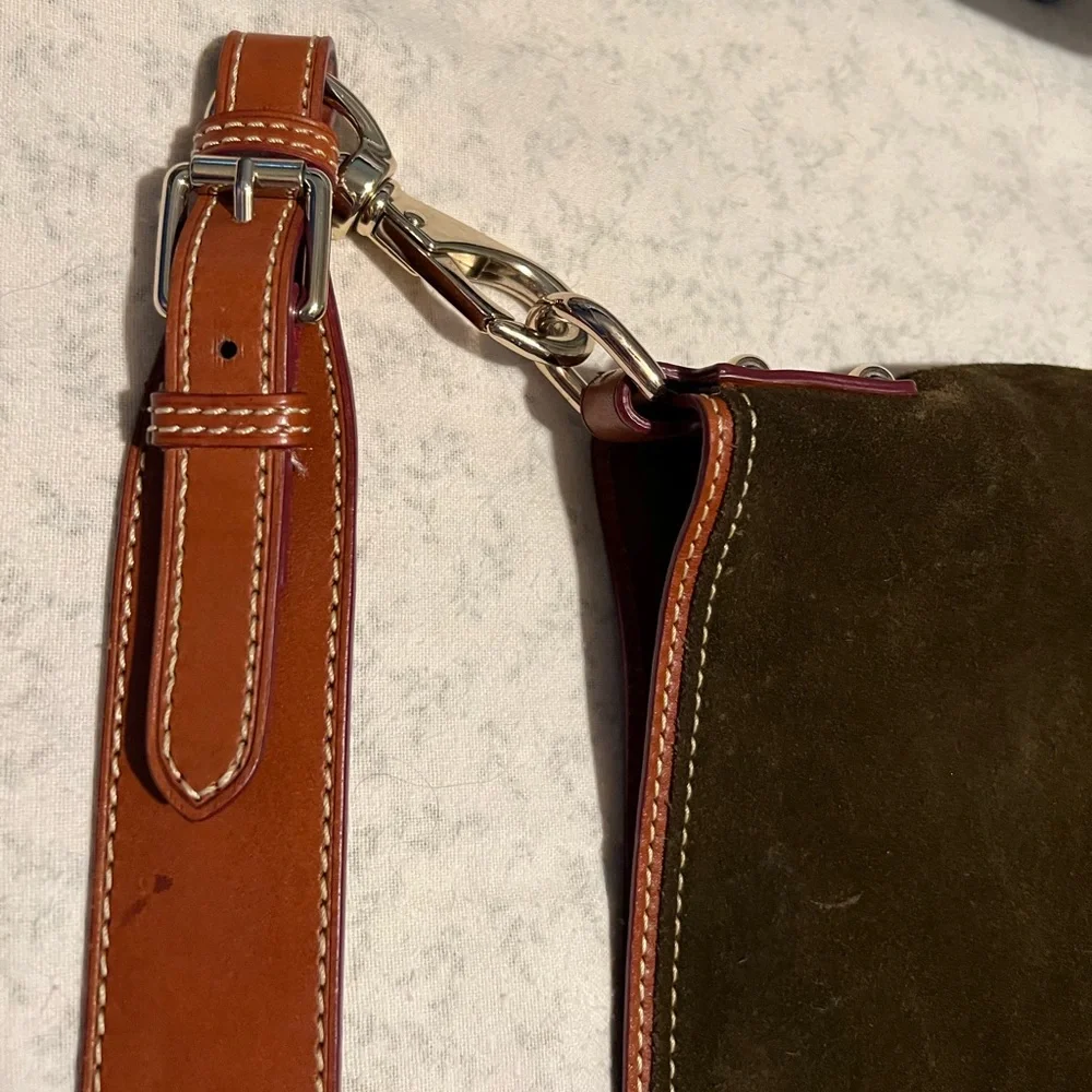 RARE·DISCONTINUED Dooney & Bourke Suede XL Courtney Sac - Olive. EUC - Picture 9 of 12